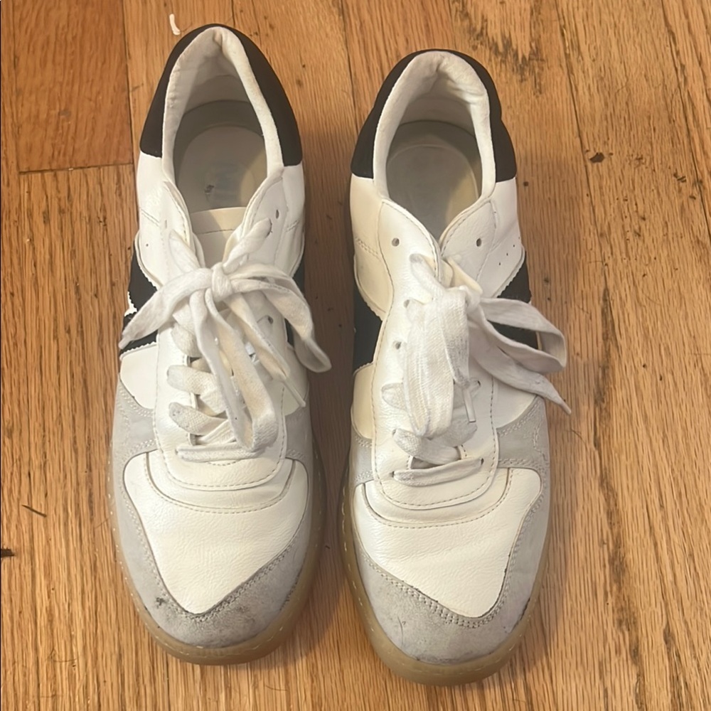 MIA Sneakers